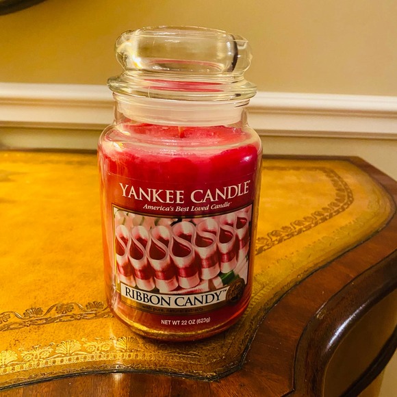 Yankee Candle Festive Holiday Ribbon Candy 22 0z white label Retired Candle NEW - Picture 2 of 6